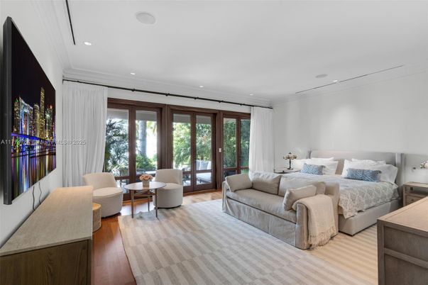 Bedroom, Dining room, Interior, Recessed Lighting, Wood Texture Flooring