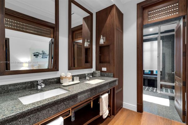 Bathroom, Dual Sink Vanities, Interior, Wood Texture Flooring