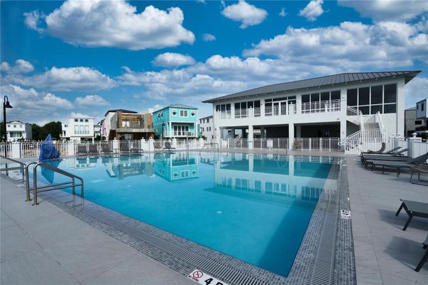 Exterior, Pool