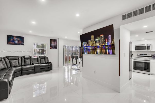 Interior, Kitchen, Living room, Recessed Lighting, Stainless Steel Appliances