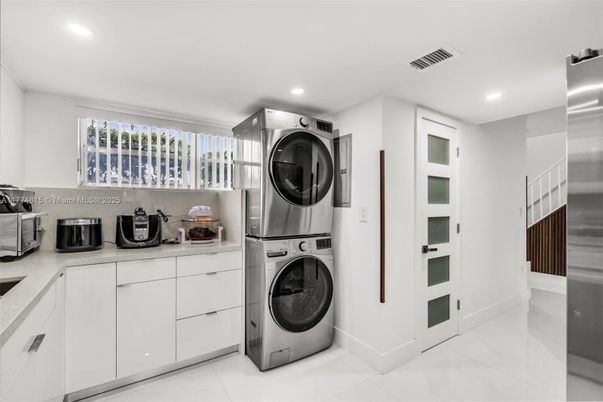 Interior, Recessed Lighting, Utility Closets, Washer