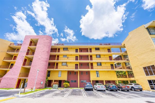 Exterior, Facade, Condo Building