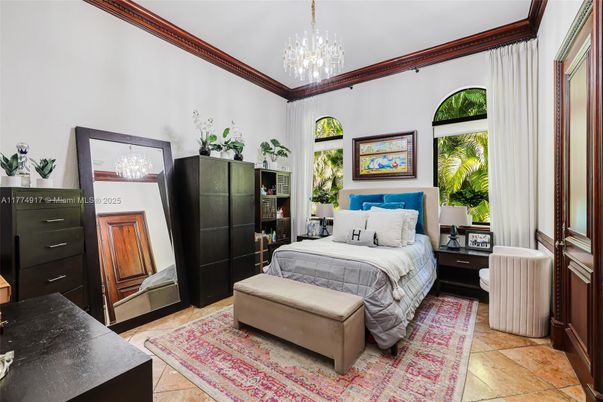 Bedroom, Chandelier, Interior, Pendant Lights