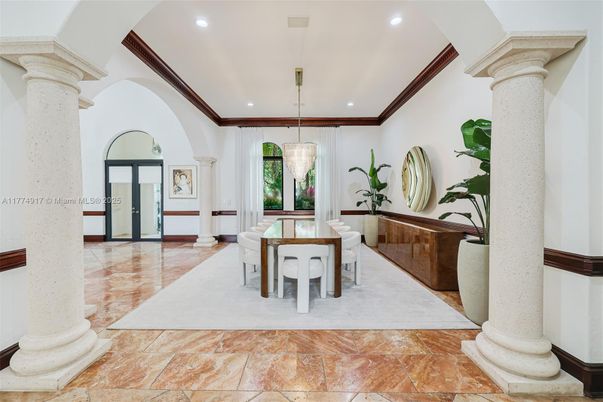 Dining room, Interior, Pendant Lights, Recessed Lighting