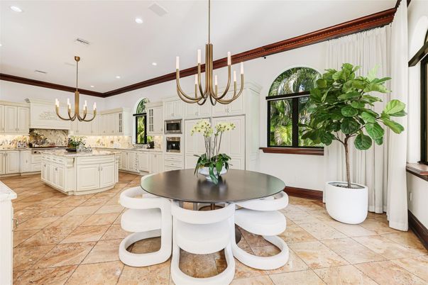 Chandelier, Dining room, Interior, Kitchen, Pendant Lights, Recessed Lighting, Stainless Steel Appliances