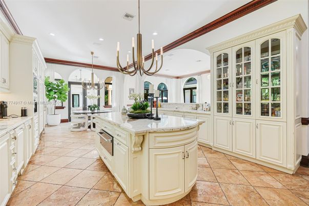 Chandelier, Interior, Kitchen, Recessed Lighting, Stainless Steel Appliances