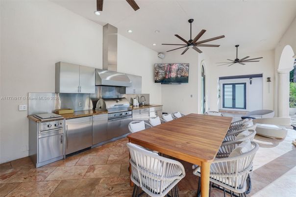 Dining room, Interior, Kitchen, Recessed Lighting, Stainless Steel Appliances