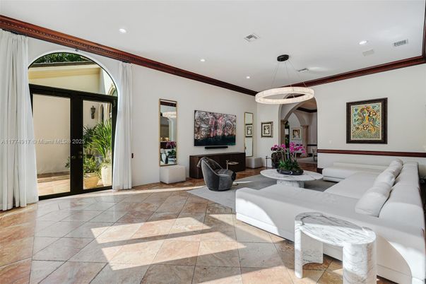 Interior, Living room, Pendant Lights, Recessed Lighting