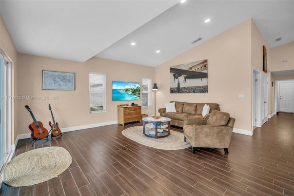 Interior, Living room, Recessed Lighting, Wood Texture Flooring