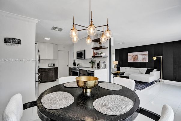 Dining room, Interior, Kitchen, Living room, Pendant Lights, Recessed Lighting, Stainless Steel Appliances
