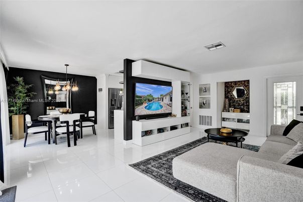 Dining room, Interior, Living room, Pendant Lights