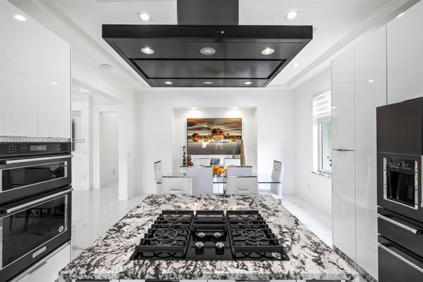 Interior, Kitchen, Marble, Recessed Lighting