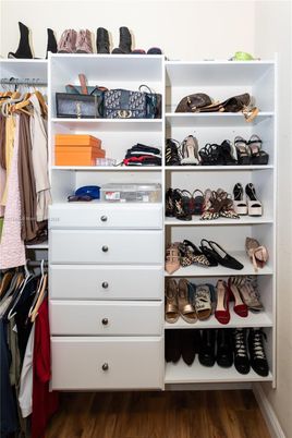 Interior, Walk-in Closets, Wood Texture Flooring
