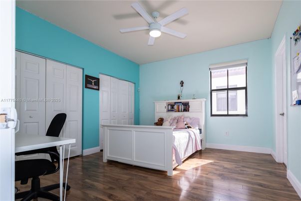 Bedroom, Home Office, Interior, Wood Texture Flooring