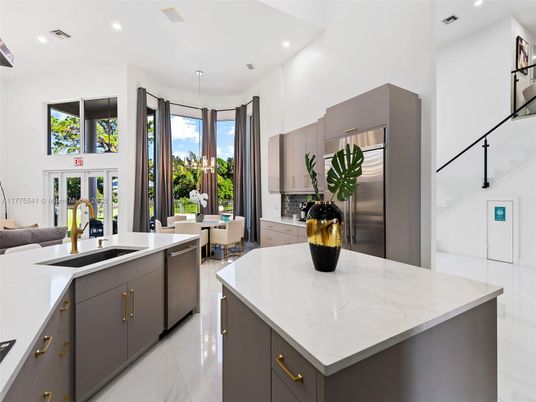 Dining room, Interior, Kitchen, Pendant Lights, Recessed Lighting, Stainless Steel Appliances