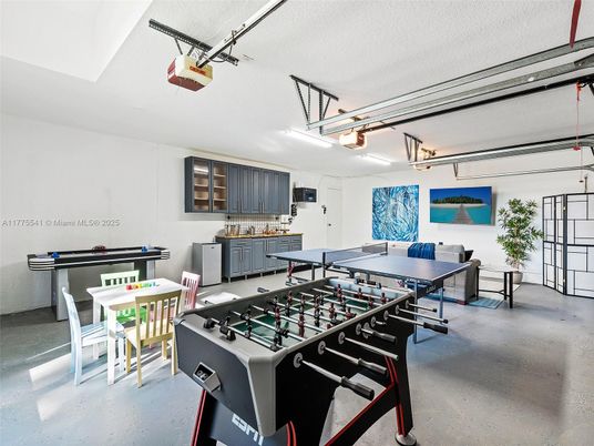 Game Room, Garage, Interior
