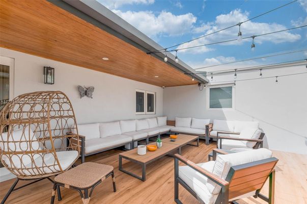 Exterior, Wood Texture Flooring