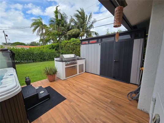 Exterior, Wood Texture Flooring