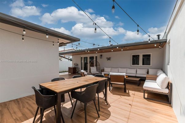 Exterior, Wood Texture Flooring