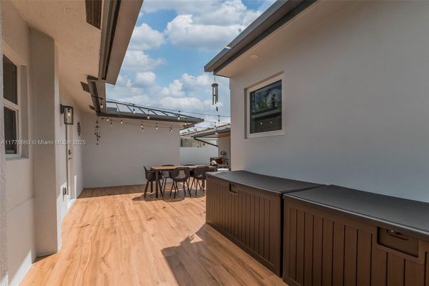 Exterior, Wood Texture Flooring