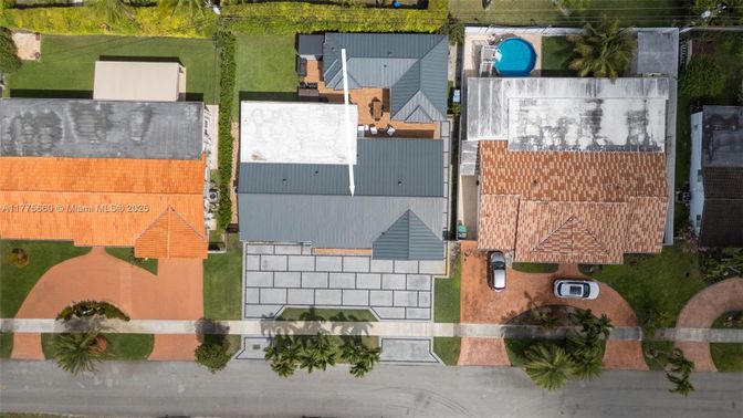 Exterior, Drone