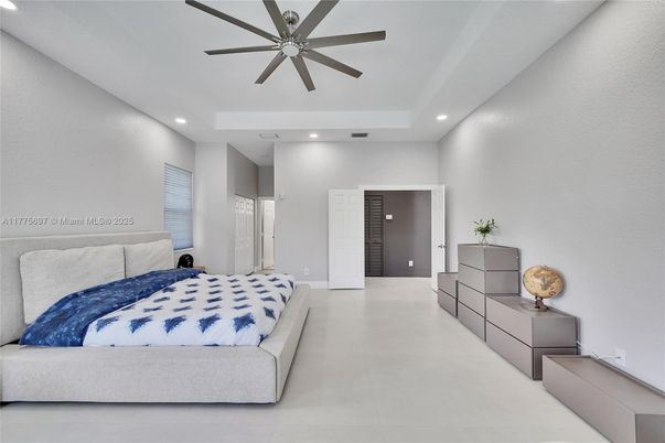 Bedroom, Interior, Recessed Lighting