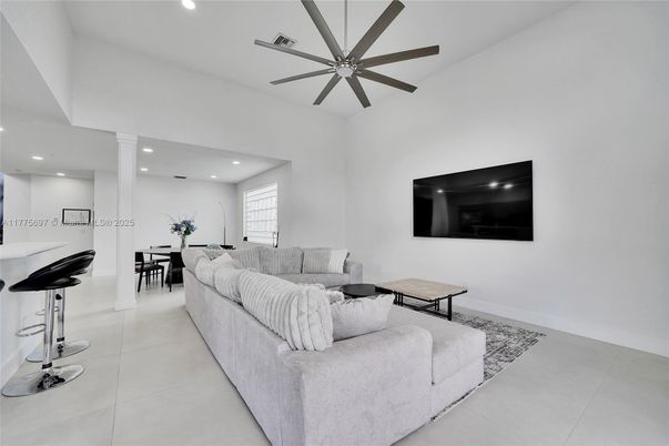 Dining room, Interior, Living room, Recessed Lighting