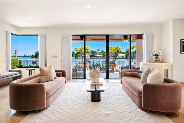 Interior, Living room, Recessed Lighting, Water