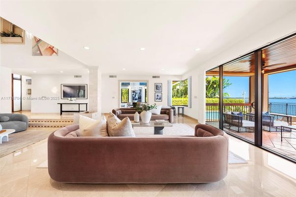 Interior, Living room, Recessed Lighting, Water
