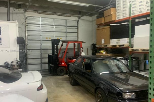 Garage, Interior