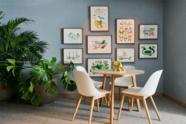 Dining room, Interior