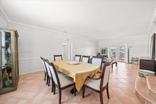 Dining room, Interior