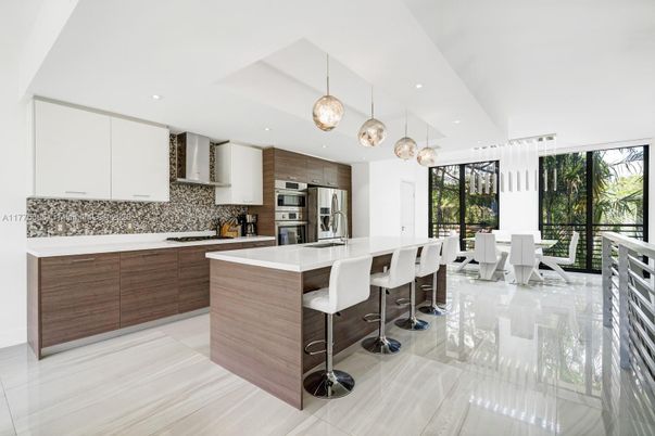 Dining room, Interior, Kitchen, Pendant Lights, Recessed Lighting, Stainless Steel Appliances