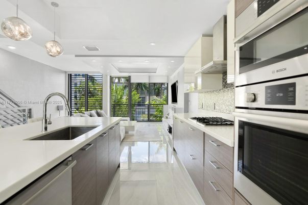 Dining room, Interior, Kitchen, Pendant Lights, Recessed Lighting, Stainless Steel Appliances