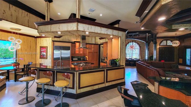 Dining room, Interior, Kitchen, Living room, Pendant Lights, Recessed Lighting, Stainless Steel Appliances