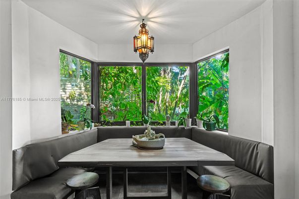 Dining room, Interior