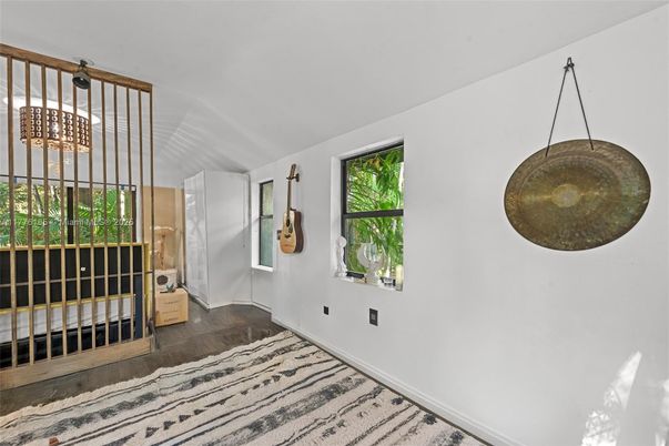 Interior, Pendant Lights, Wood Texture Flooring