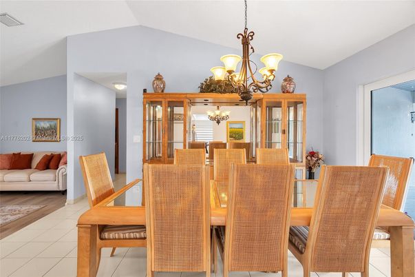Chandelier, Dining room, Interior