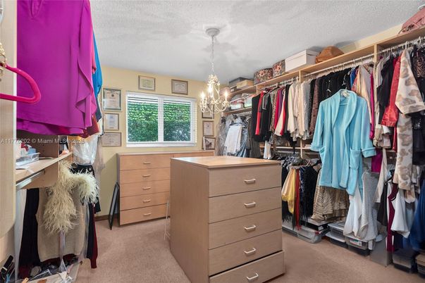 Interior, Pendant Lights, Walk-in Closets
