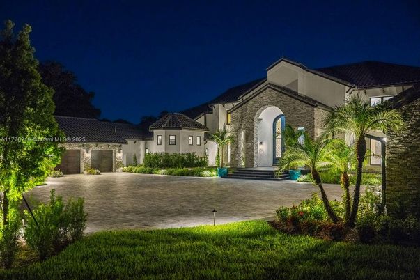 Backyard, Exterior, Facade, Mediterranean