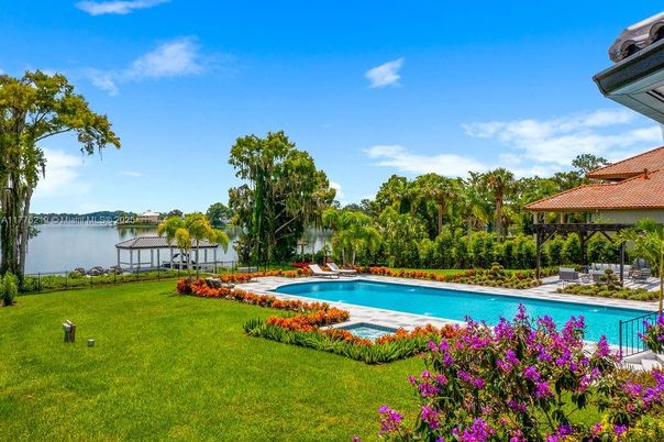 Exterior, Pool, Water