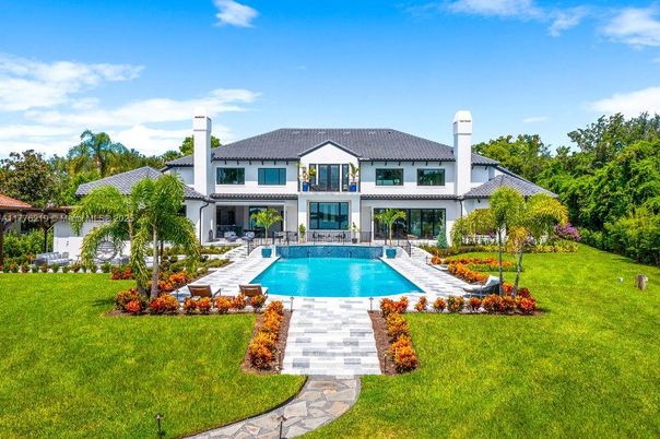 Backyard, Exterior, Pool