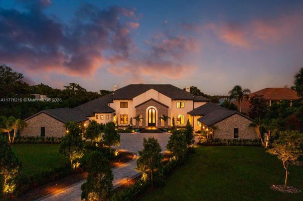 Backyard, Exterior, Facade, Brick Facade, French Provincial