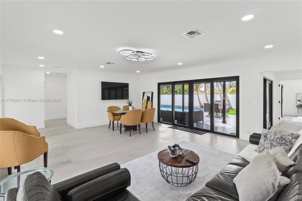 Dining room, Interior, Living room, Recessed Lighting