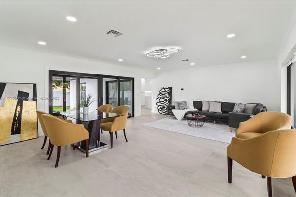 Dining room, Interior, Living room, Recessed Lighting