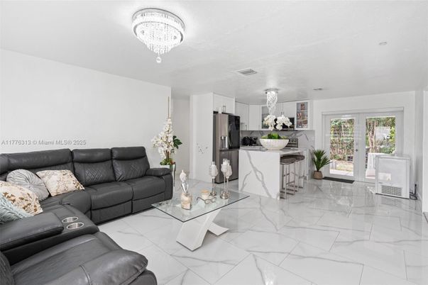 Chandelier, Interior, Kitchen, Living room, Marble