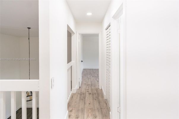 Interior, Pendant Lights, Recessed Lighting, Wood Texture Flooring