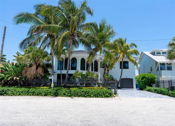 Attached, Exterior, Facade, Spanish Mediterranean
