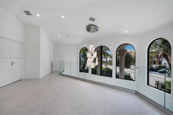 Empty room, Interior, Pendant Lights, Recessed Lighting