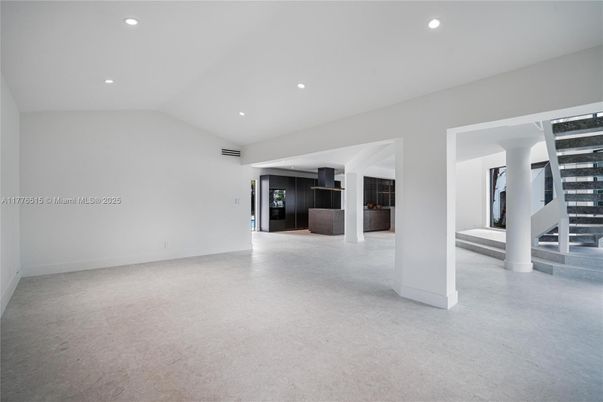 Empty room, Interior, Recessed Lighting